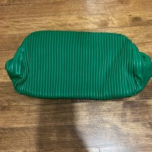 Green ribbed clutch